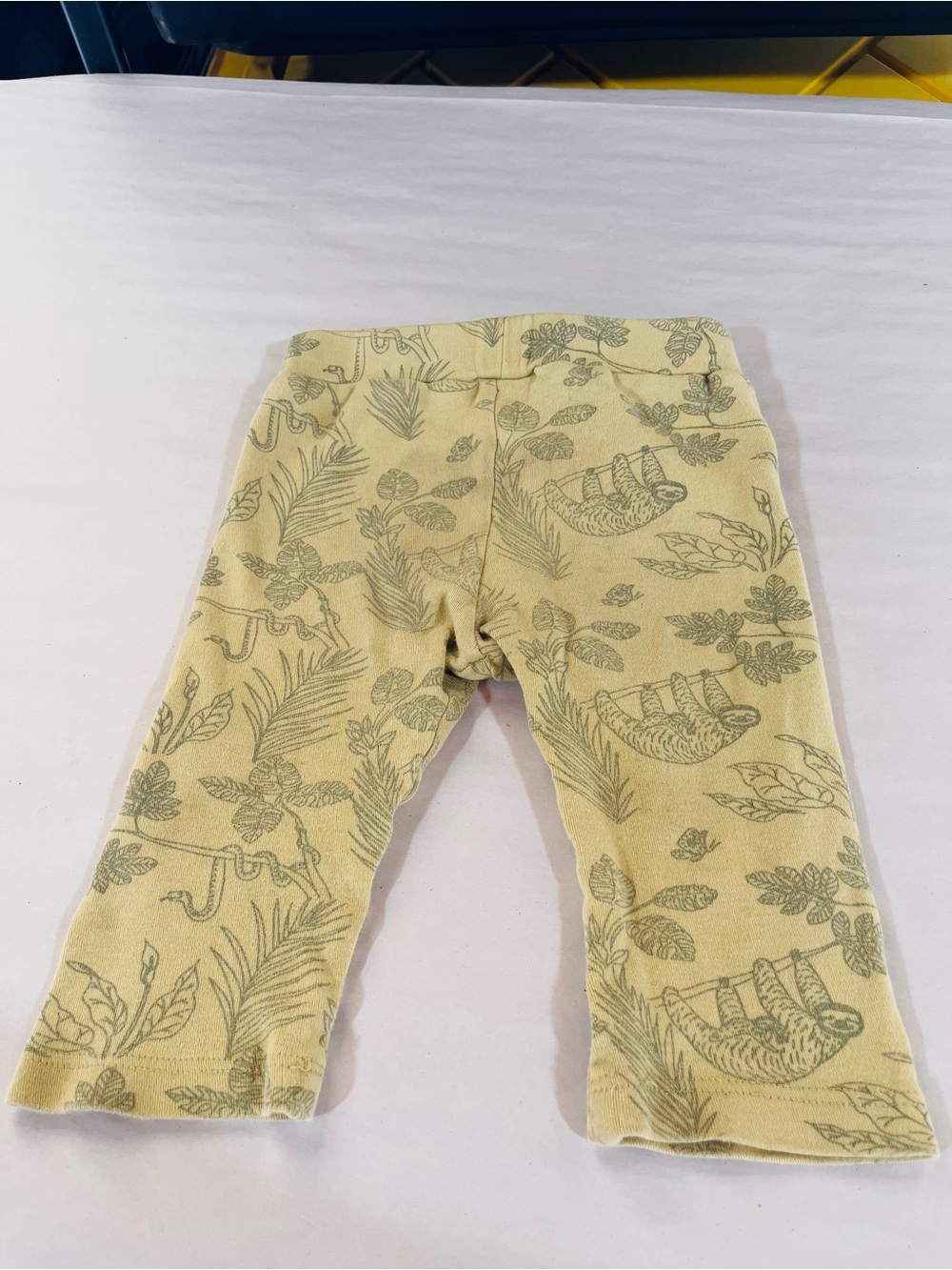 kate quinn Bundle/Lot of Maroon onesie, teal pants, yellow sloth pants 12-18 mo - Picture 16 of 16